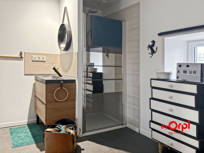 Image No.17-3 Bed House for sale