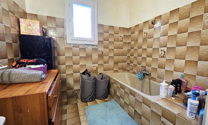 Image No.12-5 Bed House for sale