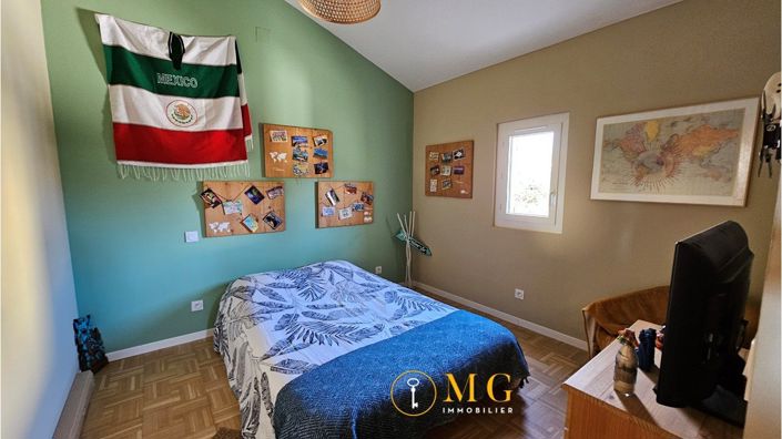 Image No.19-5 Bed House for sale