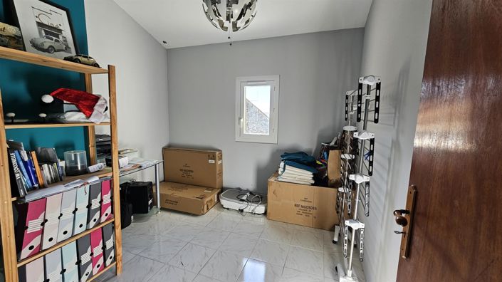 Image No.20-5 Bed House for sale