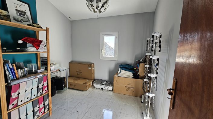 Image No.21-5 Bed House for sale