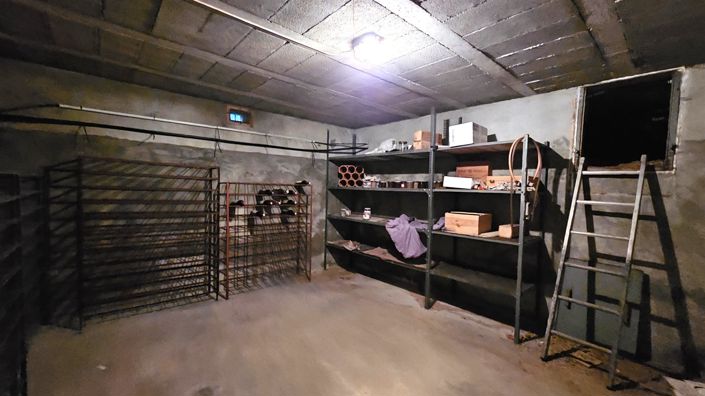 Image No.27-5 Bed House for sale