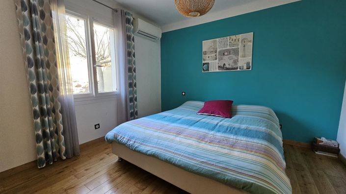 Image No.8-5 Bed House for sale