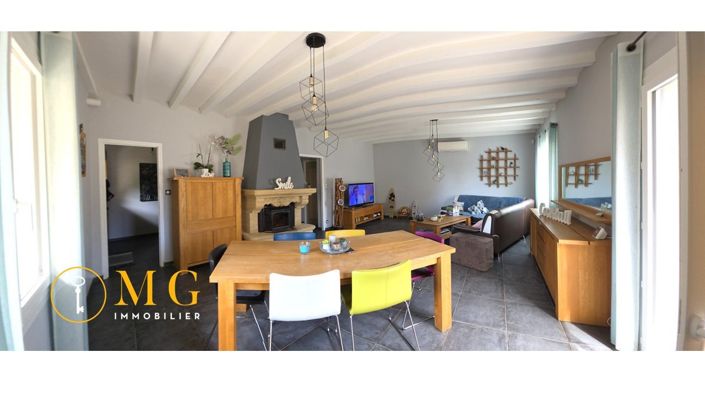 Image No.8-5 Bed House for sale