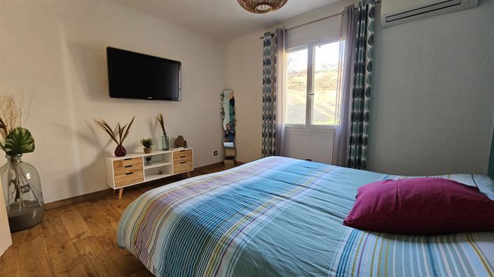 Image No.9-5 Bed House for sale