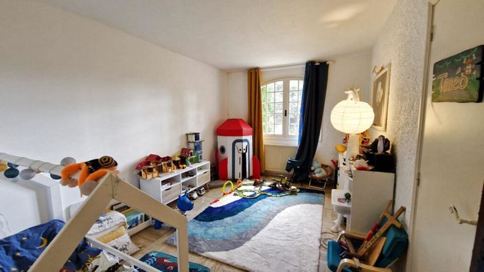 Image No.12-5 Bed House for sale