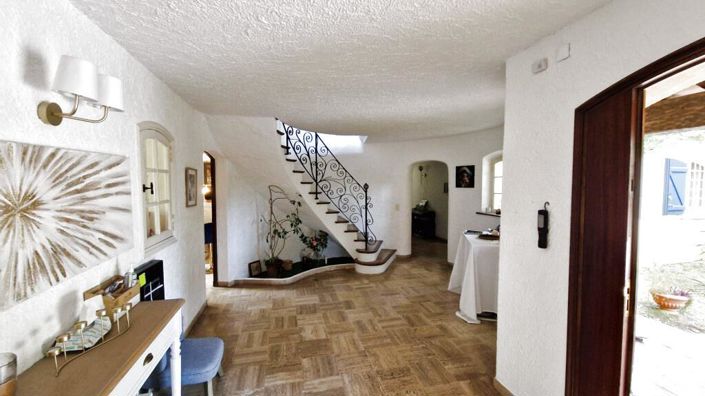 Image No.3-5 Bed House for sale