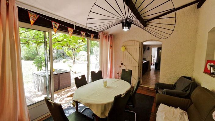 Image No.6-5 Bed House for sale