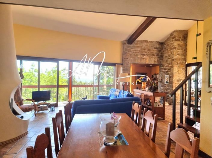 Image No.8-4 Bed House for sale