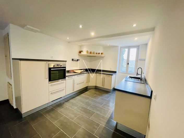 Image No.2-4 Bed House for sale