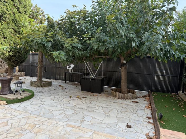 Image No.8-4 Bed House for sale