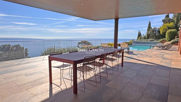 Image No.3-7 Bed Property for sale