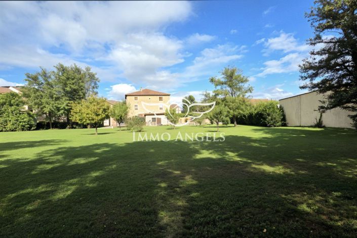 Image No.2-4 Bed House for sale