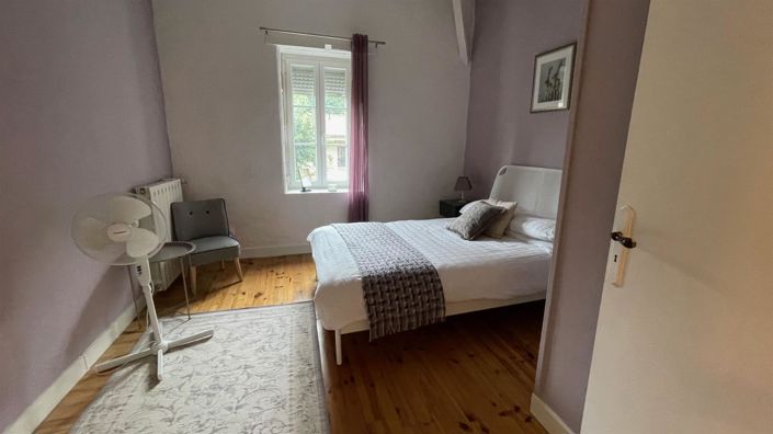 Image No.7-7 Bed House for sale