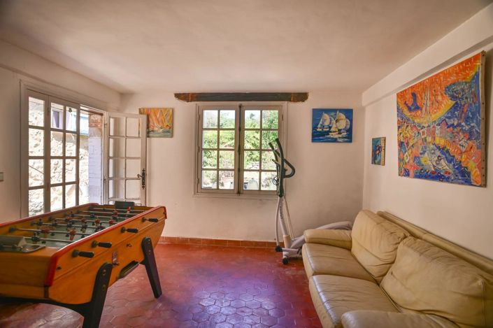 Image No.15-7 Bed House for sale