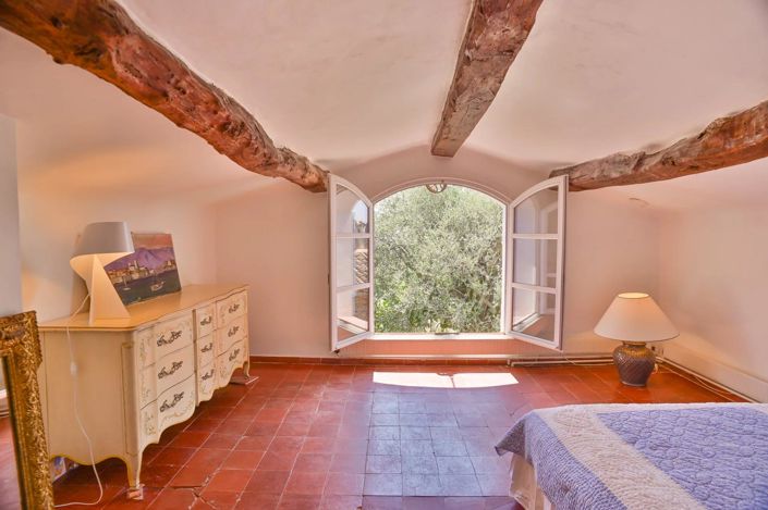 Image No.26-7 Bed House for sale