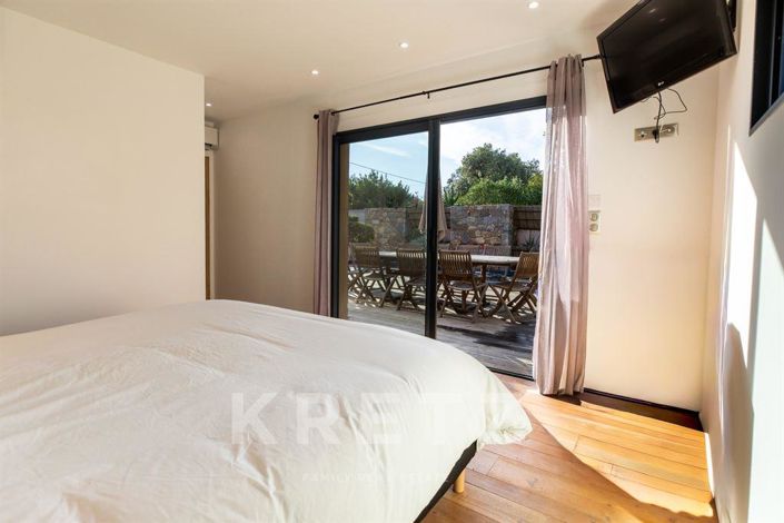 Image No.11-3 Bed House for sale