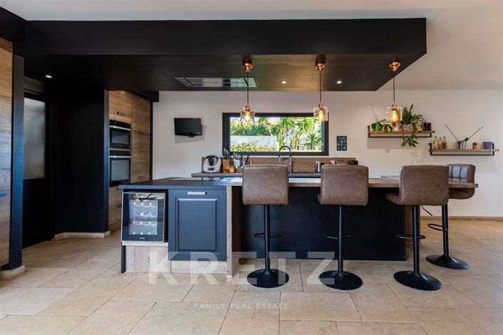 Image No.6-3 Bed House for sale