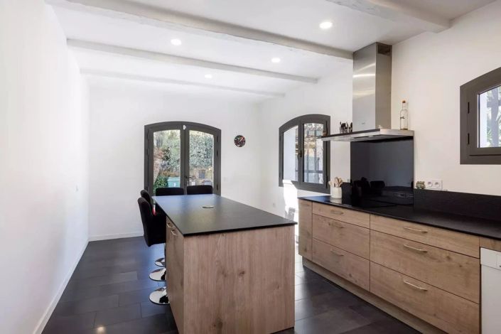 Image No.3-4 Bed House for sale