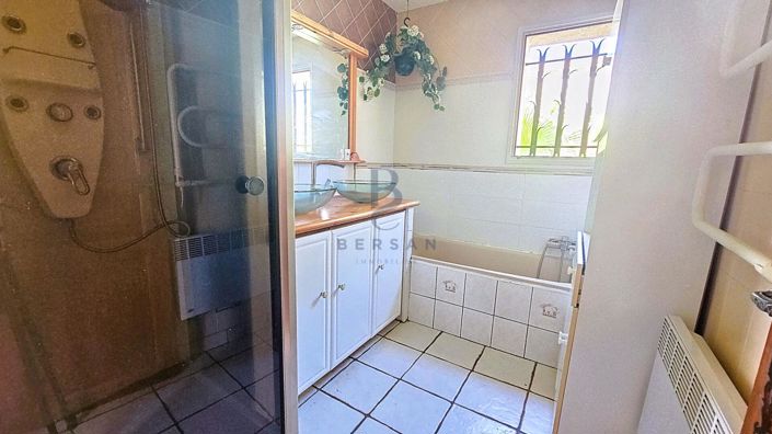 Image No.12-3 Bed House for sale