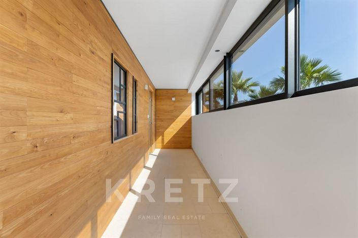 Image No.13-5 Bed Property for sale