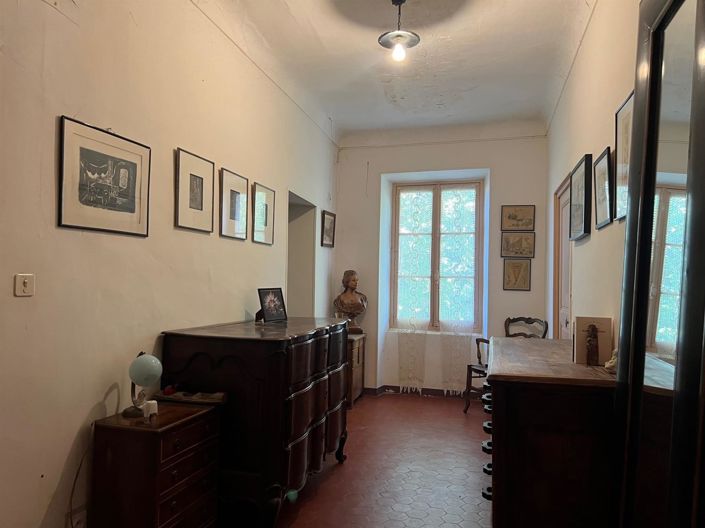 Image No.17-5 Bed House for sale