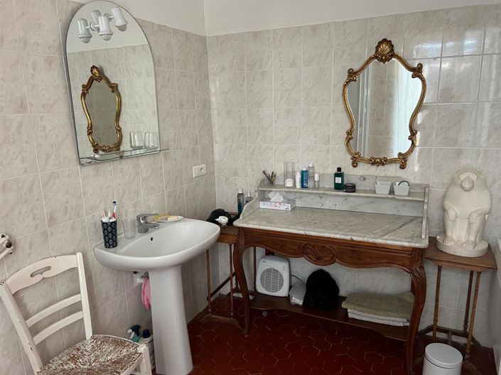 Image No.19-5 Bed House for sale