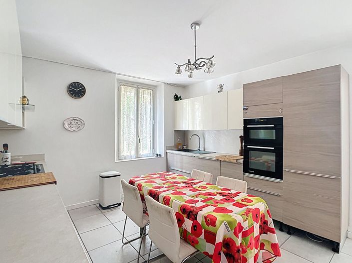 Image No.11-5 Bed House for sale