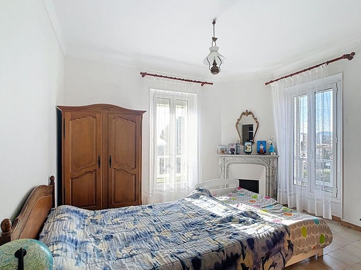 Image No.14-5 Bed House for sale