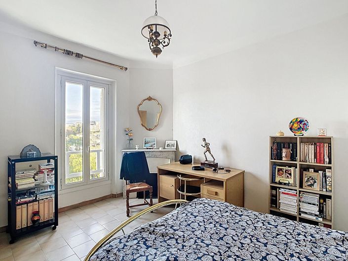 Image No.15-5 Bed House for sale