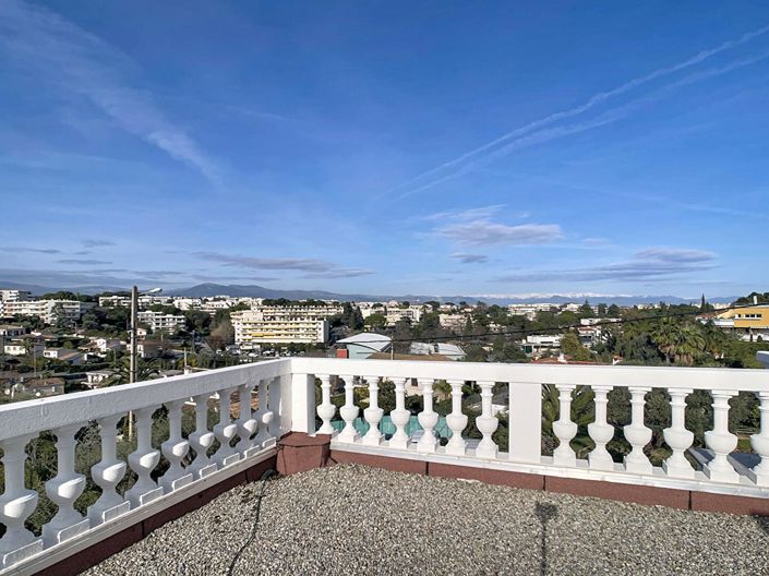 Image No.19-5 Bed House for sale