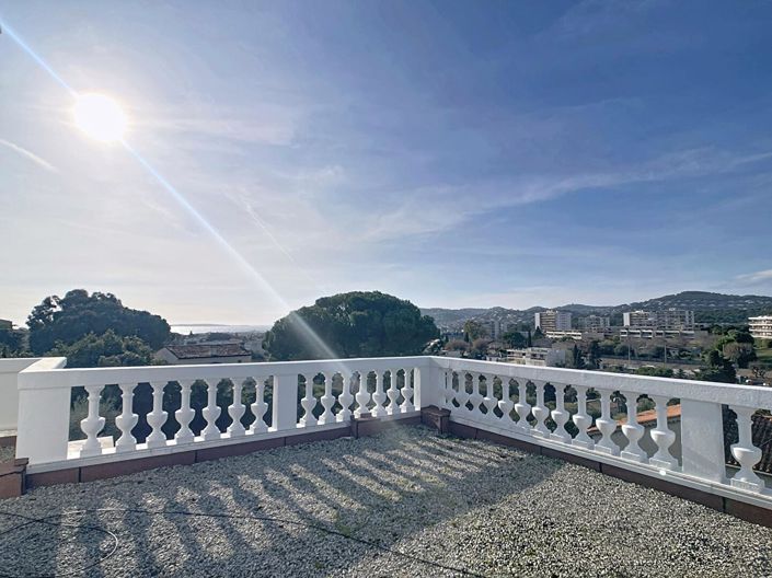 Image No.20-5 Bed House for sale