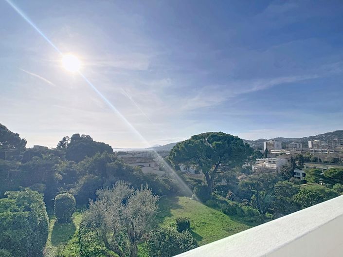 Image No.21-5 Bed House for sale