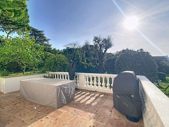 Image No.24-5 Bed House for sale