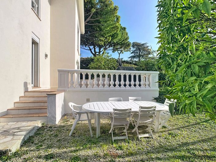 Image No.25-5 Bed House for sale