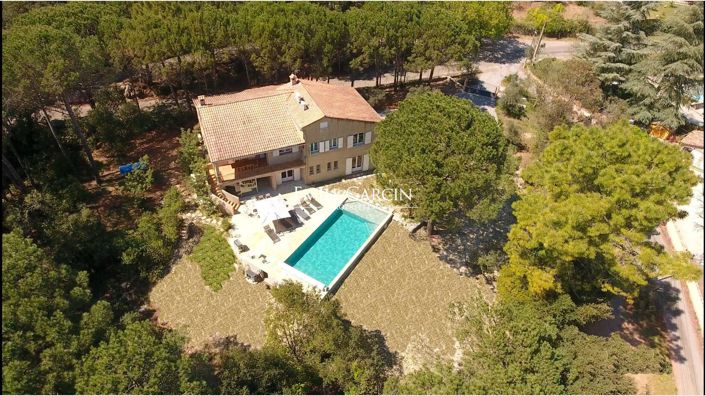 Image No.2-6 Bed House for sale