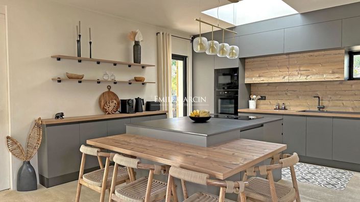 Image No.5-4 Bed House for sale