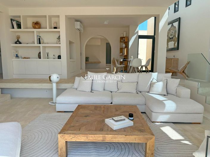 Image No.6-4 Bed House for sale