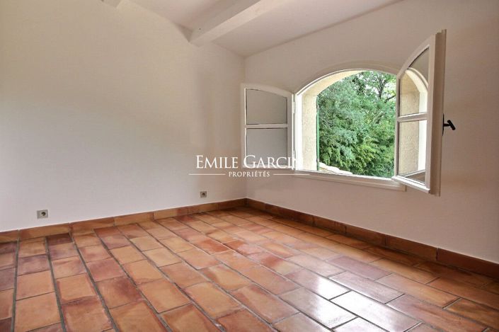 Image No.10-4 Bed House for sale