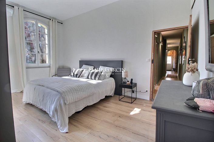 Image No.15-7 Bed House for sale