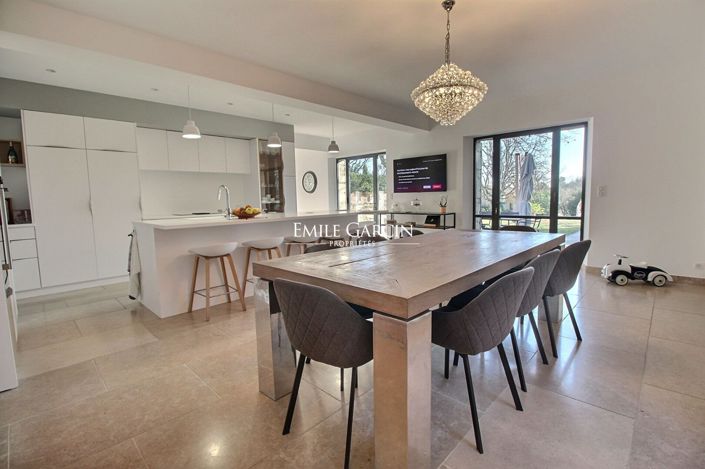 Image No.15-5 Bed House for sale