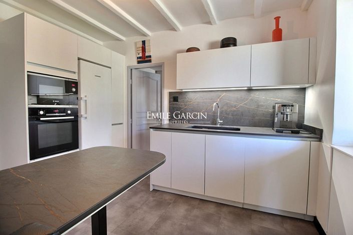 Image No.6-4 Bed House for sale