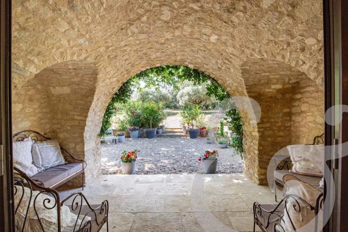 Image No.2-6 Bed House for sale