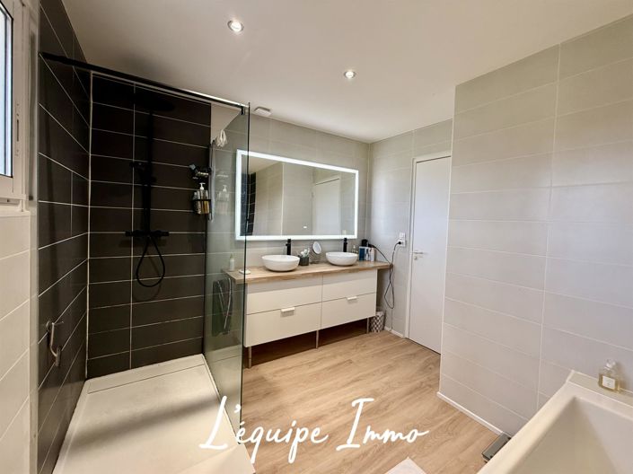 Image No.11-4 Bed House for sale