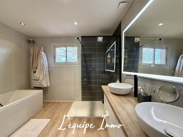 Image No.12-4 Bed House for sale