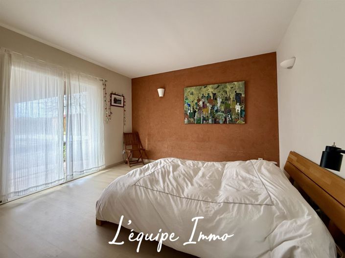 Image No.7-4 Bed House for sale