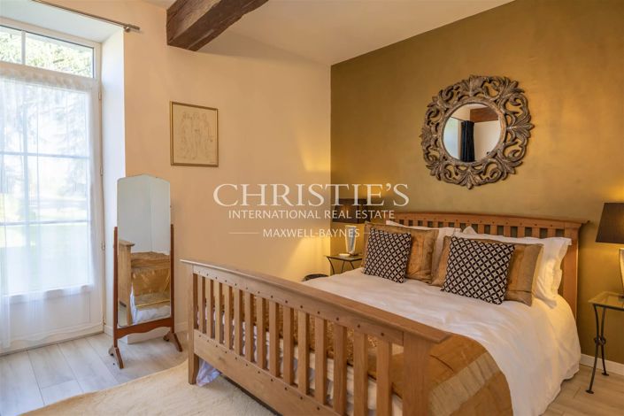 Image No.17-10 Bed House for sale