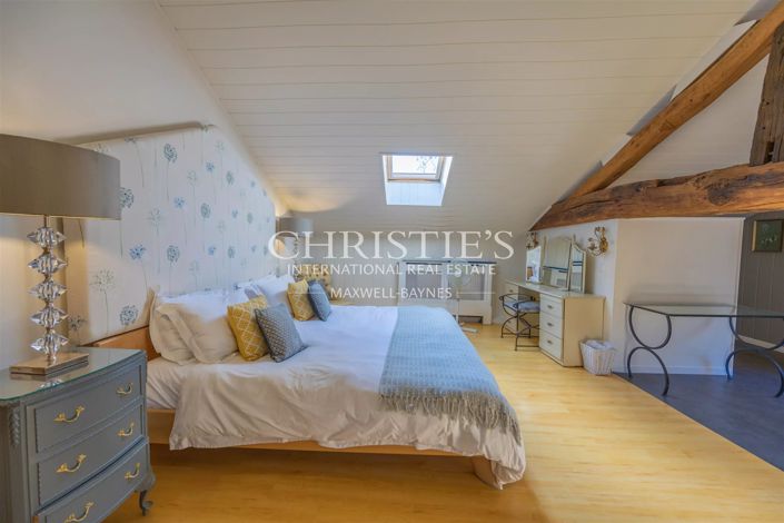 Image No.18-10 Bed House for sale