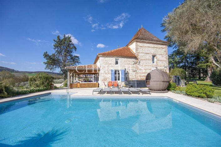 Image No.3-10 Bed House for sale