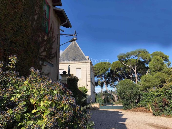 Image No.5-17 Bed House for sale